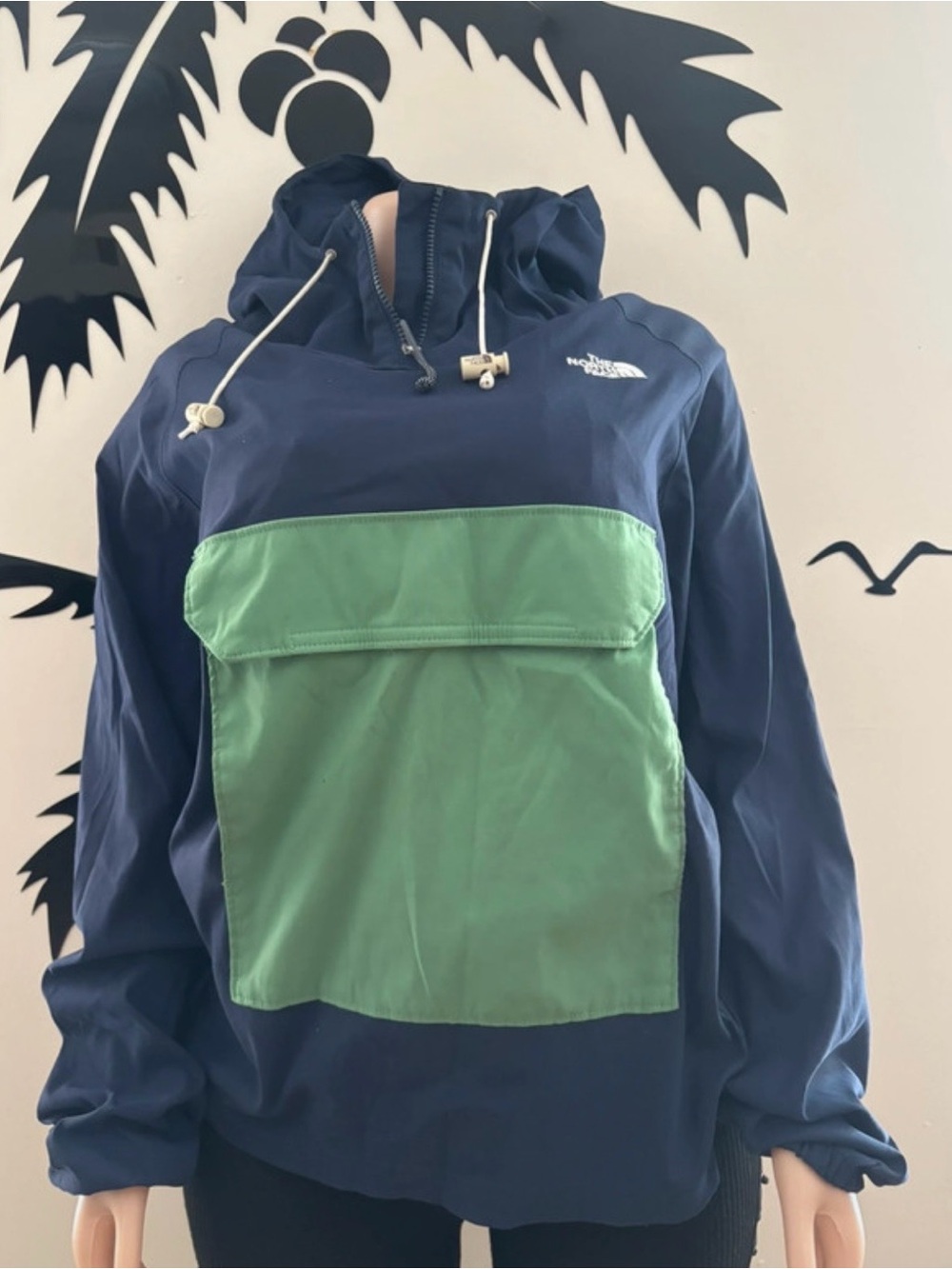 The North Face navy pullover anorak with green front pocket - Picture 2 of 4